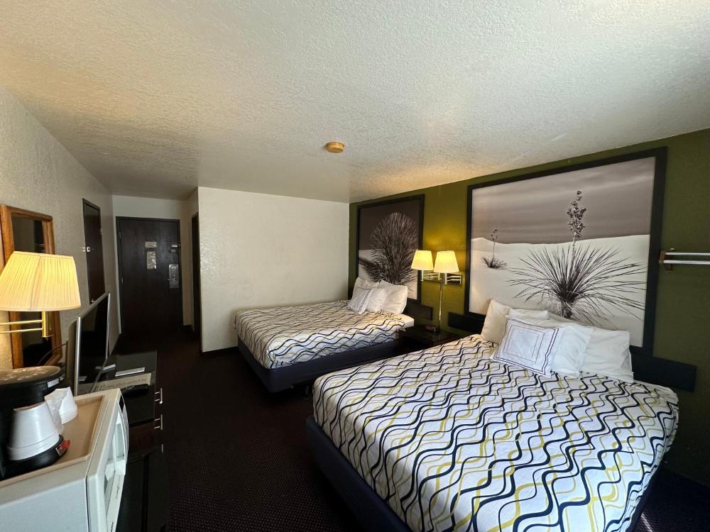 Queen Room interior
